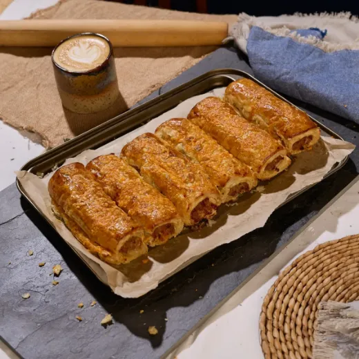 Picture of Cheddar Cheese and Leek Pork Sausage Roll (3 x 190g) 
